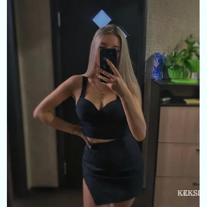 Две подружки в белом кружеве ждут тебя